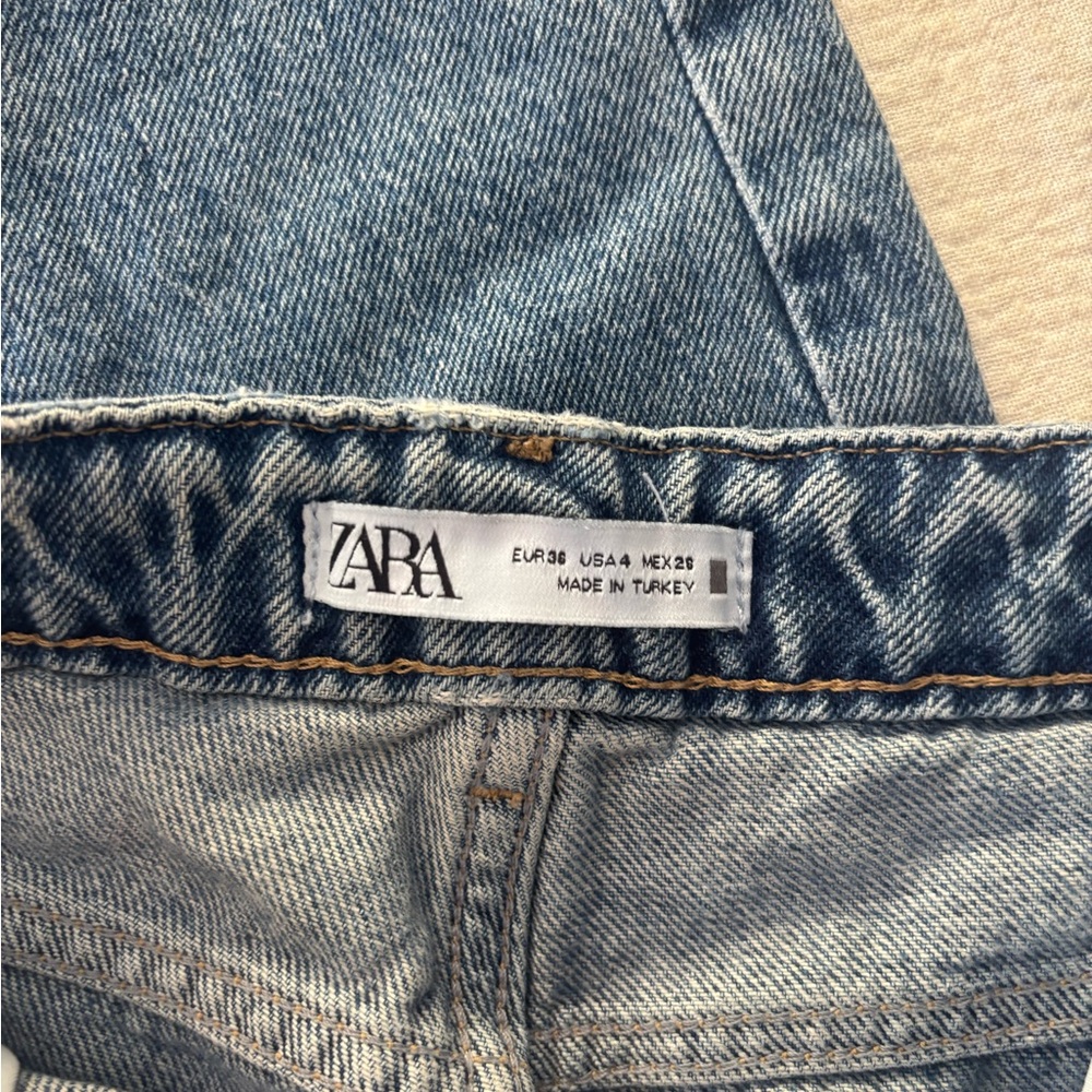 Zara straight leg jeans with raw hem size 4 - Picture 3 of 4